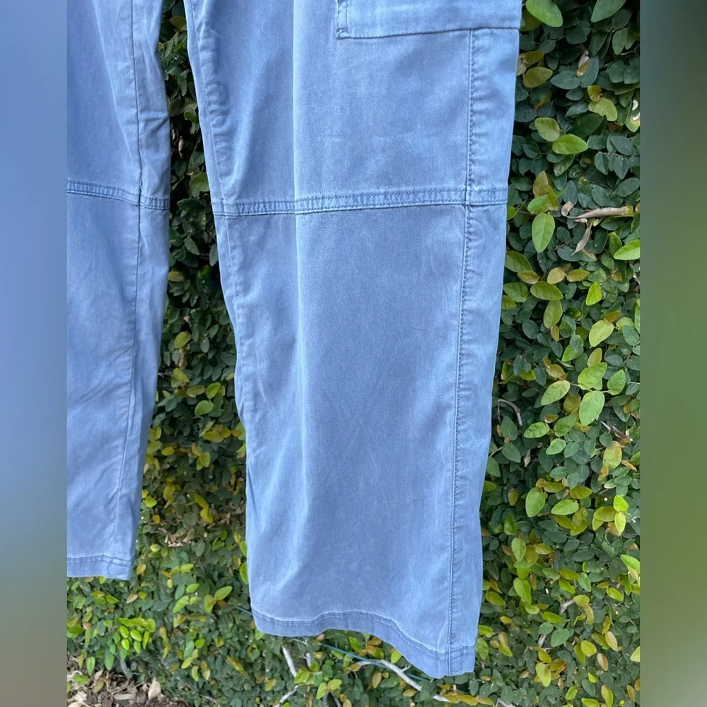 American Eagle | Stretch High-Waisted Cargo Baggy Wide-Leg Pant | Size 8 Short - Picture 8 of 12